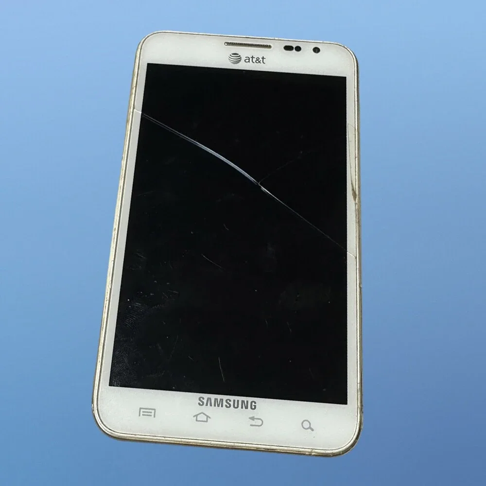 Samsung Galaxy Note 1 GT-N7000 – Cracked Screen – Swollen Battery HT775
